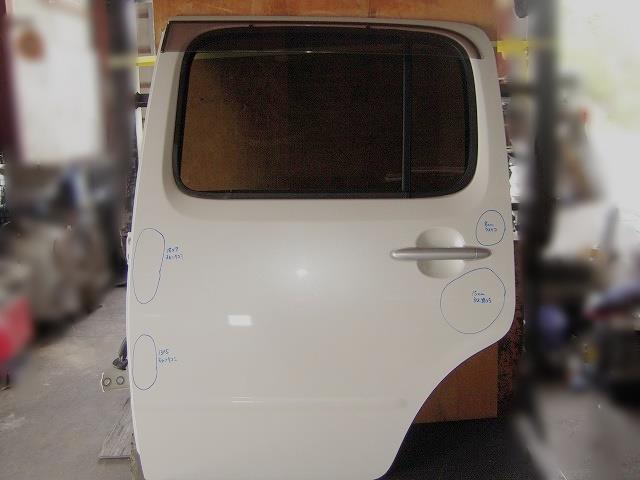 【中古】中古部品 ミラココア L675S 左ﾘｱﾄﾞｱ 【3310050100-001635261813400】