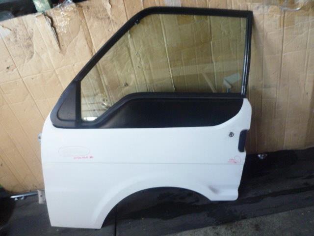 【中古】中古部品 ボンゴ SKF2V 左ﾌﾛﾝﾄﾄﾞｱ 【3310050100-001214942013200】
