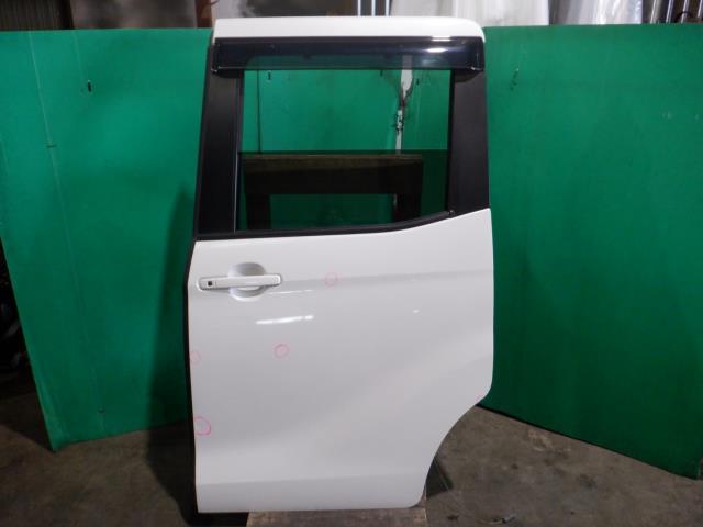【中古】中古部品 ｅＫスペース B11A 左ﾘｱﾄﾞｱ 【3340140100-000023456113400】