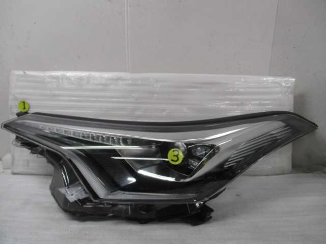 【中古】中古部品 Ｃ－ＨＲ NGX50 左ﾍｯﾄﾞﾗﾝﾌﾟ 【3380050000-000029667210900】