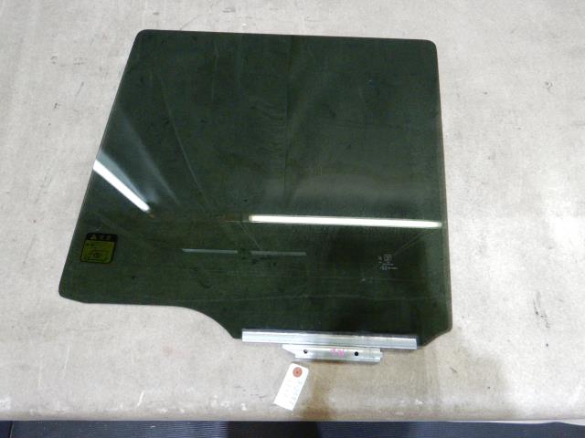 【中古】中古部品 ウェイク LA710S 左ﾘｱﾄﾞｱｶﾞﾗｽ 【3330810100-230911000513430】