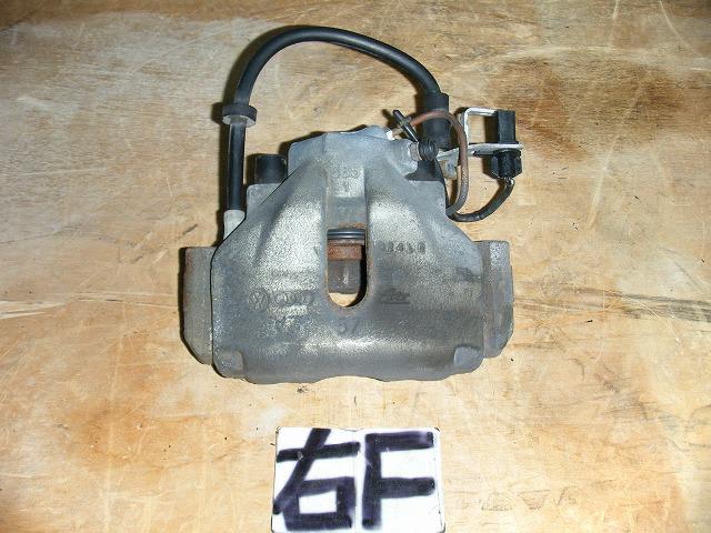 【中古】中古部品 アウディ A4 8EALT 右ﾌﾛﾝﾄｷｬﾘﾊﾟｰ 【3310050100-001666219444330】