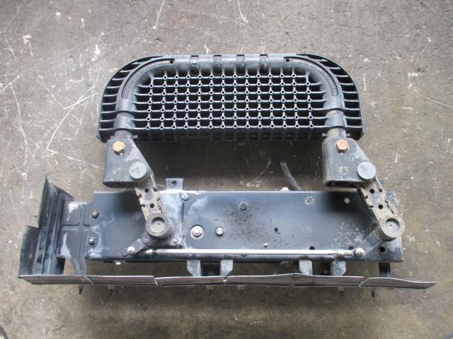 【中古】中古部品 エブリィ DA64W 左ｻｲﾄﾞｽﾃｯﾌﾟ 【3330660100-000023320113800】