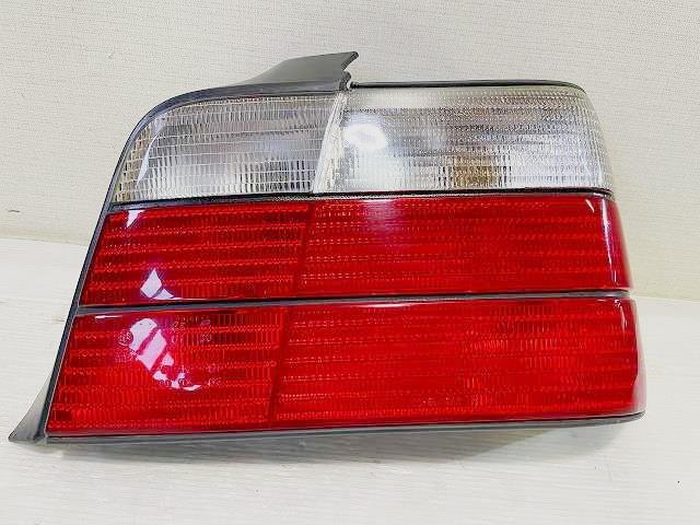 【中古】中古部品 BMW 3シリーズ CA18 右ﾃｰﾙﾗﾝﾌﾟ 【3310050100-000855341915500】