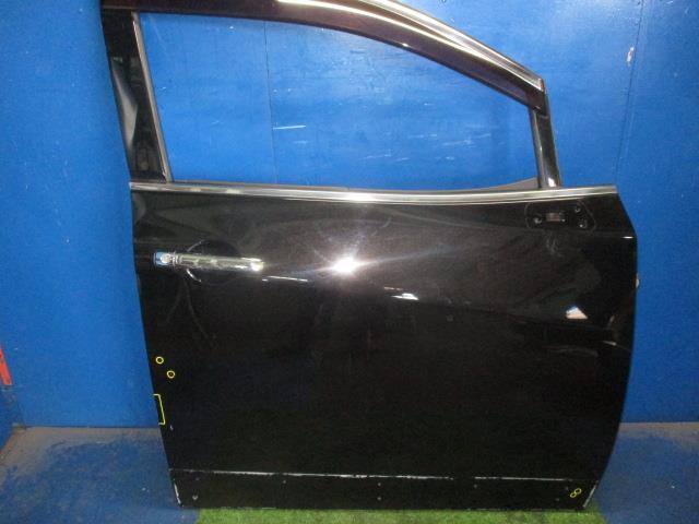 【中古】中古部品 エルグランド TE52 右ﾌﾛﾝﾄﾄﾞｱ 【3310270100-000013795413100】