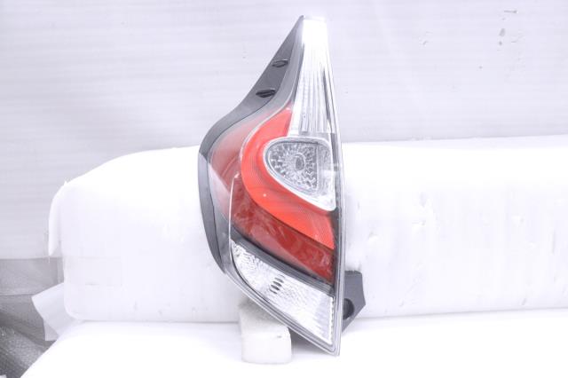 【中古】中古部品 アクア NHP10 左ﾃｰﾙﾗﾝﾌﾟ 【3260520000-230919501015600】