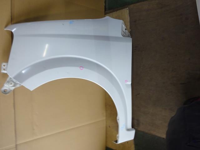 【中古】中古部品 ムーヴ L150S 左ﾌﾛﾝﾄﾌｪﾝﾀﾞｰ 【3310410000-000223112310700】