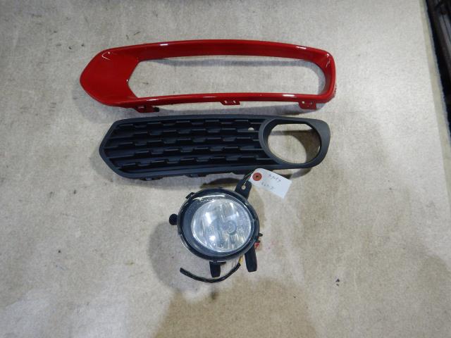 【中古】中古部品 BMW 1シリーズ 1A16 左ﾌｫｸﾞﾗﾝﾌﾟ 【3330810100-230920000210950】