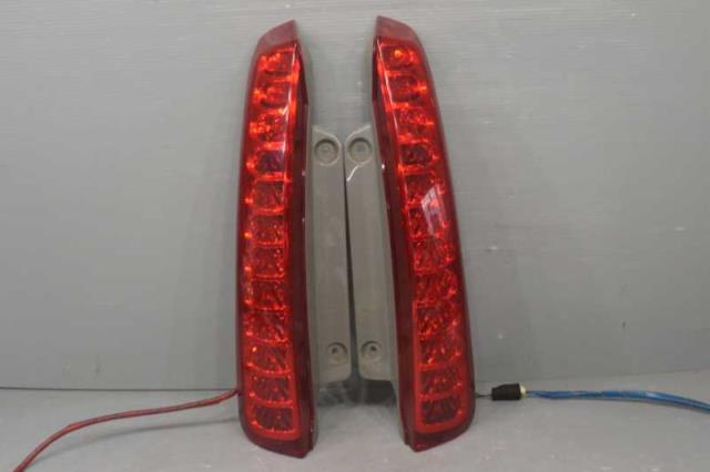 【中古】中古部品 アイシス ANM10 右ﾃｰﾙﾗﾝﾌﾟ 【3310580000-230924002015500】｜e-cleマート