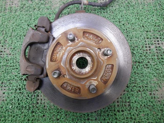 【中古】中古部品 アルト HA24V 左ﾌﾛﾝﾄﾅｯｸﾙﾊﾌﾞ 【3310250100-000233024844340】