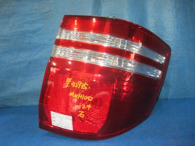 【中古】中古部品 アルファード MNH10W 右ﾃｰﾙﾗﾝﾌﾟ 【3310160100-000004293515500】