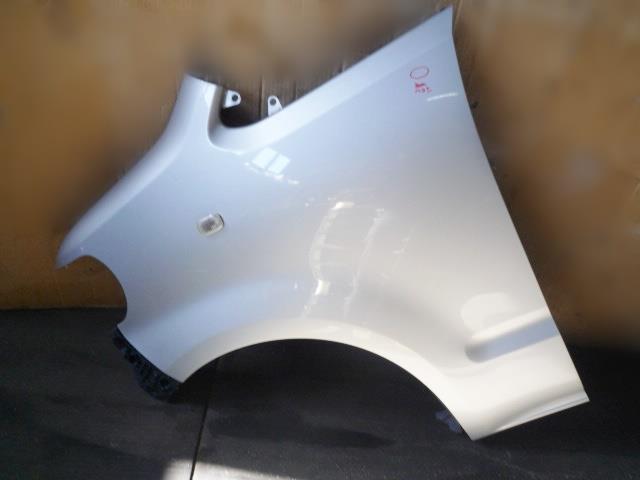 【中古】中古部品 ポルテ NNP11 左ﾌﾛﾝﾄﾌｪﾝﾀﾞｰ 【3310050100-001304852010700】