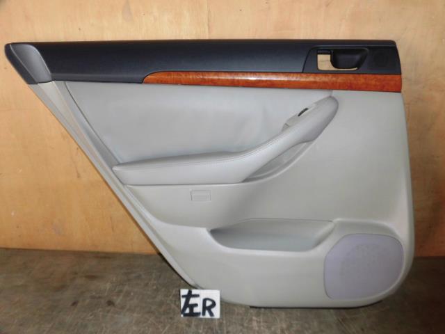 【中古】中古部品 アベンシス AZT251 左ﾘｱﾄﾞｱﾄﾘﾑ 【3310050100-001551906813450】