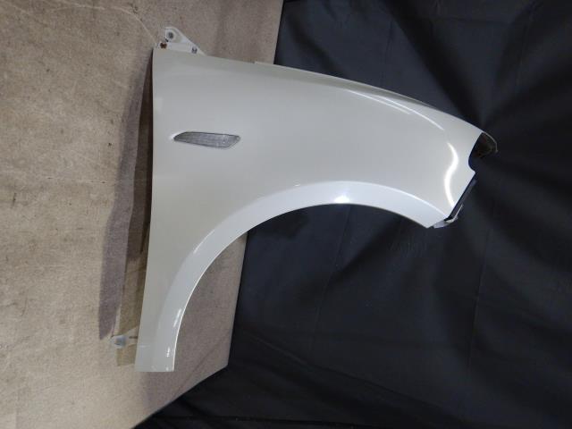 【中古】中古部品 クライスラーイプシロン 84609 右ﾌﾛﾝﾄﾌｪﾝﾀﾞｰ 【3330810100-230930000510600】