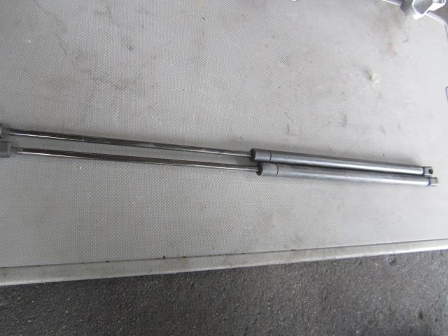 【中古】中古部品 ベンツ Sクラス 220075 ﾌｰﾄﾞﾀﾞﾝﾊﾟｰ 【3310050100-001375857210510】