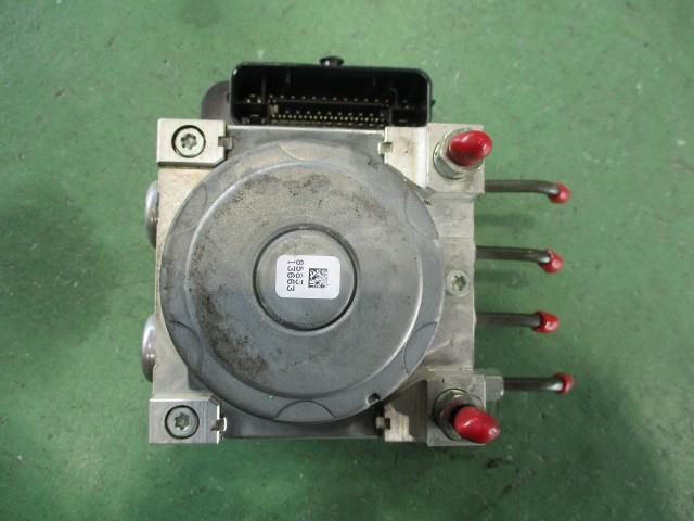 【中古】中古部品 ワゴンＲ MH34S ABSｱｸﾁｭｴｰﾀｰ 【3310590000-000006716742500】