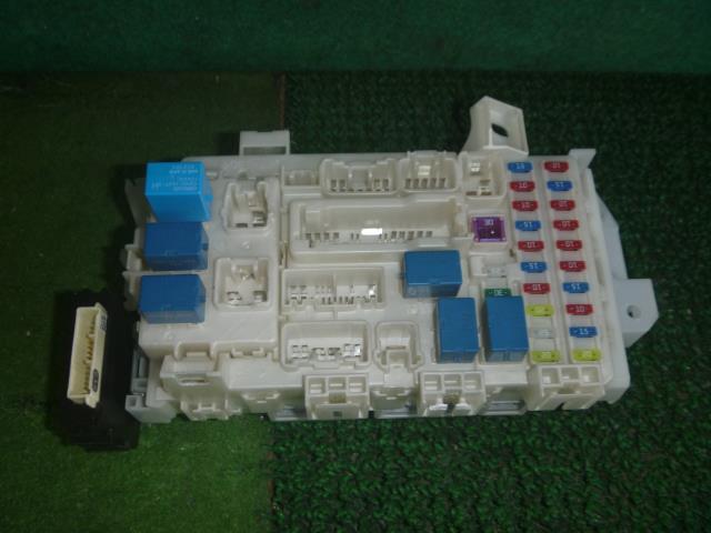 【中古】中古部品 ワゴンＲ MH23S ﾋｭｰｽﾞﾎﾞｯｸｽ 【3330370100-000233022467800】