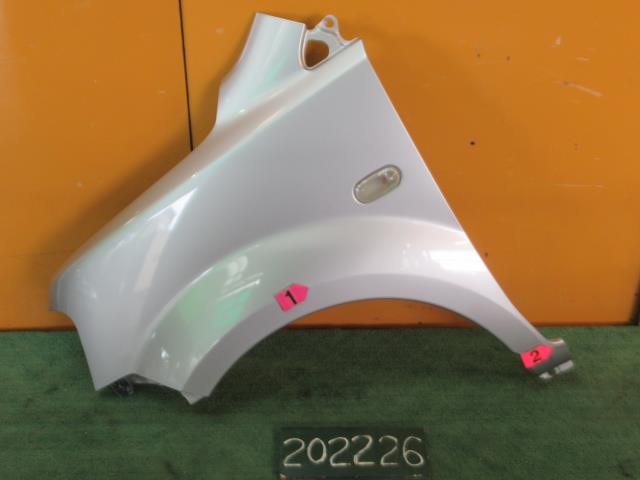 【中古】中古部品 ｅＫスポーツ H81W 左ﾌﾛﾝﾄﾌｪﾝﾀﾞｰ 【3310120100-230902000710700】
