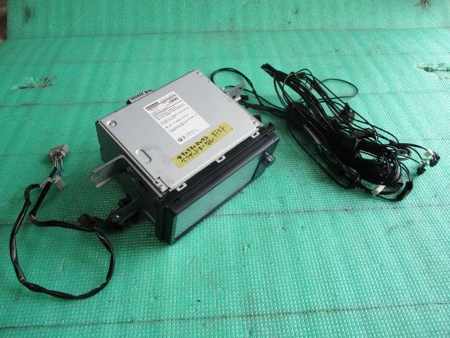 【中古】中古部品 アクア NHP10 カーナビゲーション 【3310190100-000233017861310】