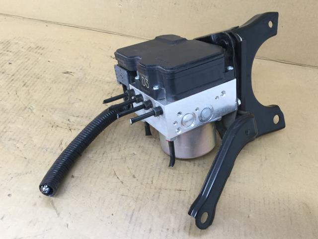 【中古】中古部品 ヤリス MXPA15 ABSｱｸﾁｭｴｰﾀｰ 【3330960100-000052116842500】