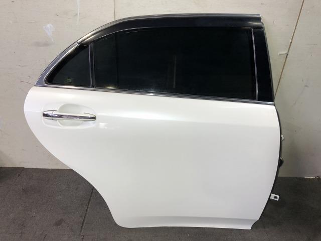 【中古】中古部品 クラウンマジェスタ URS206 右ﾘｱﾄﾞｱ 【3310050100-001624139213300】
