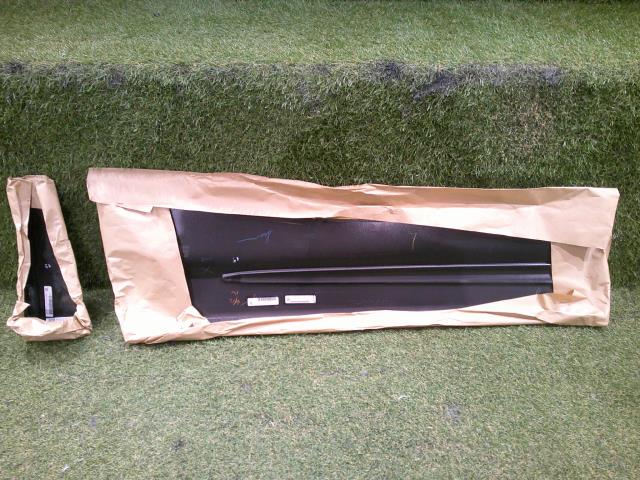 【中古】中古部品 アルファード AYH30W 右サイドステップ 【3331011000-231013500613700】|e-cleマート