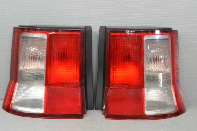 【中古】中古部品 モビリオ GB1 右テールランプ 【3310580000-231015001315500】|e-cleマート