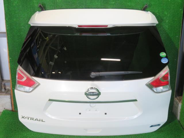 【中古】中古部品 エクストレイル NT32 ﾊﾞｯｸﾄﾞｱ 【3330900100-000023076615800】