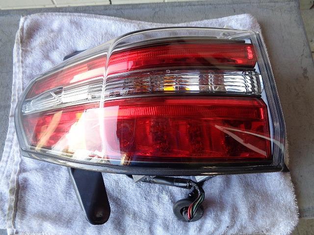 【中古】中古部品 ＳＡＩ AZK10 左ﾃｰﾙﾗﾝﾌﾟ 【3340080100-231019000115600】 14,071円