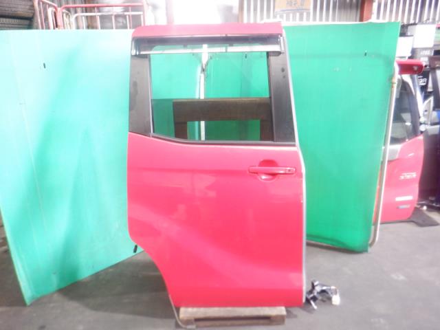 【中古】中古部品 デイズルークス B21A 右ﾘｱﾄﾞｱ 【3340140100-000023522513300】