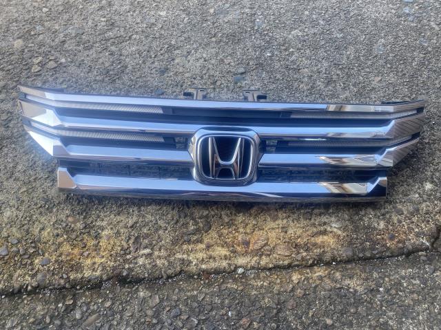 【中古】中古部品 ステップワゴン RK6 ラジエータグリル 【3330580100-000233020110400】