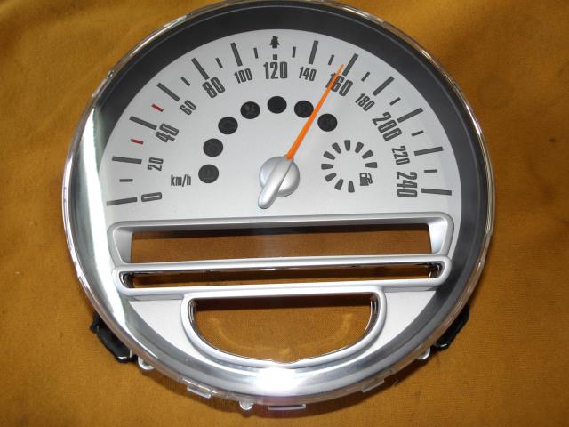 【中古】中古部品 BMW ミニ MF16S ｽﾋﾟｰﾄﾞﾒｰﾀｰ 【3340220100-000224043861400】