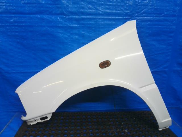 【中古】中古部品 フロンテ CB72S 左ﾌﾛﾝﾄﾌｪﾝﾀﾞｰ 【3310200100-000020198610700】