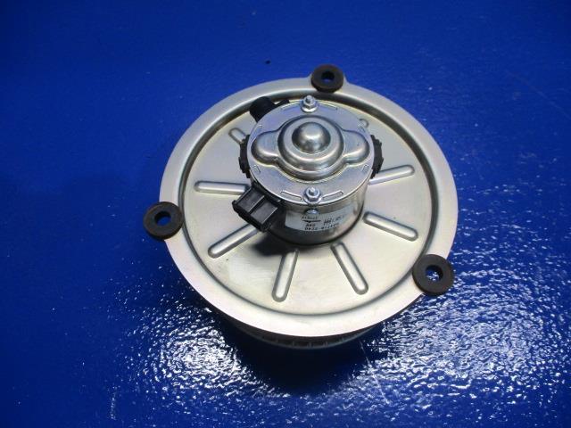 【中古】中古部品 いすゞ大型車 CYJ77A ﾋｰﾀｰﾌﾞﾛｱﾓｰﾀｰ 【3310270100-000013844067900】
