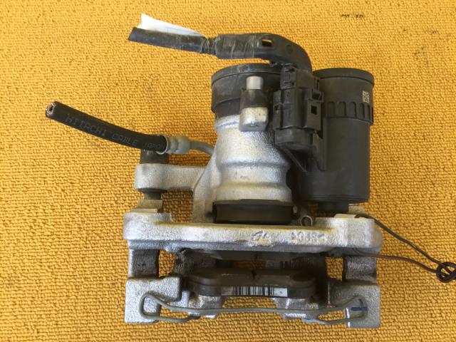 【中古】中古部品 フィット GR1 右リアキャリパー 【3330960100-000052143344430】