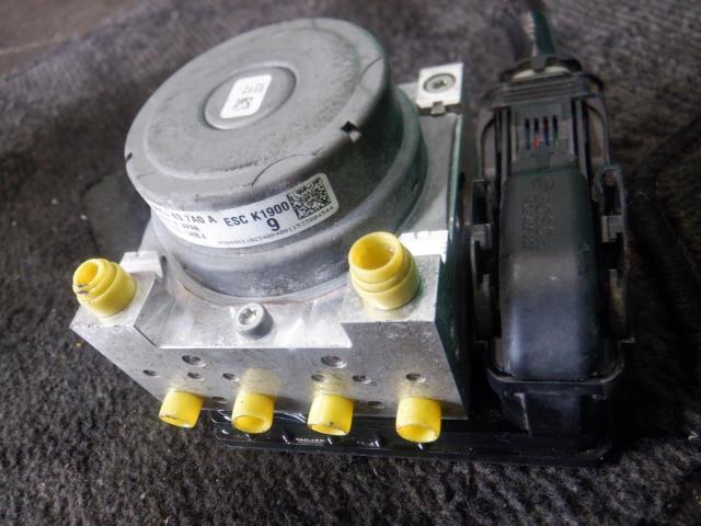 【中古】中古部品 デミオ DJ3FS ABSｱｸﾁｭｴｰﾀｰ 【3340140100-000023405442500】