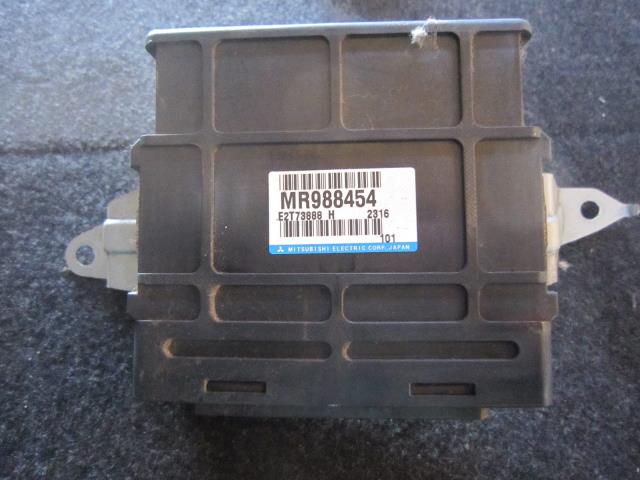 【中古】中古部品 ミニキャブ U62T ｴﾝｼﾞﾝｺﾝﾋﾟｭｰﾀｰ 【3310050100-001417260263100】