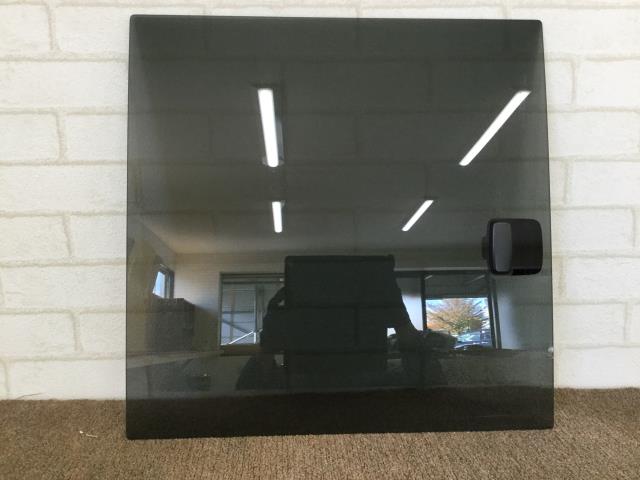 【中古】中古部品 ハイエース KDH206V 右ﾘｱﾄﾞｱｶﾞﾗｽ 【3330960100-000052134413330】