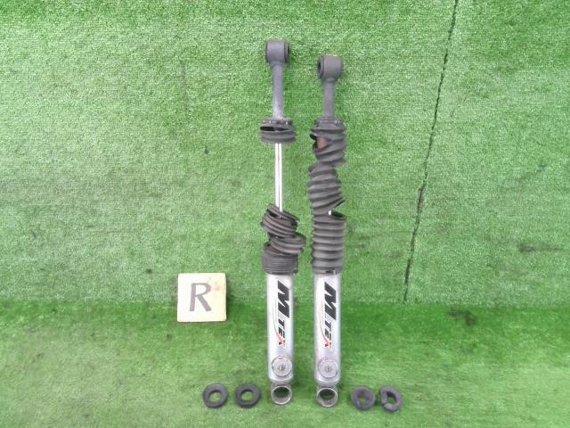 【中古】中古部品 ハイエース KDH200V 右ﾘｱｼｮｯｸｱﾌﾞｿｰﾊﾞｰ 【3330990100-231007000350700】
