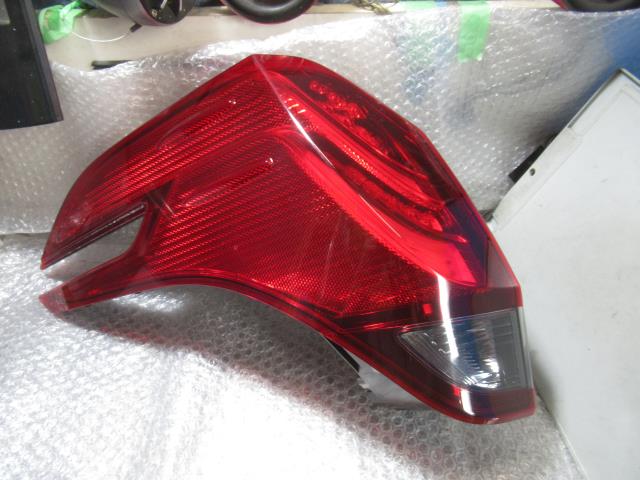 【中古】中古部品 アルファード AGH30W 左ﾃｰﾙﾗﾝﾌﾟ 【3500220000-231018501215600】