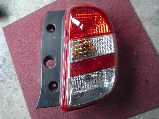 【中古】中古部品 マーチ K13 右ﾃｰﾙﾗﾝﾌﾟ 【3310050100-001204631315500】