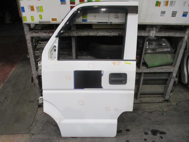 【中古】中古部品 エブリィ DA64V 左ﾌﾛﾝﾄﾄﾞｱ 【3310160100-000004305513200】