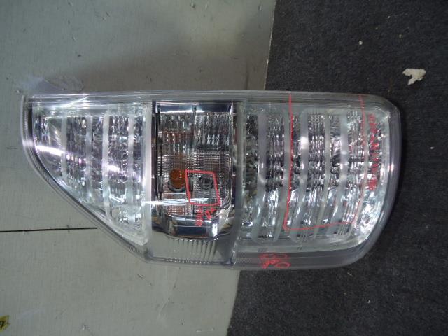 【中古】中古部品 ノア ZRR70G 左ﾃｰﾙﾗﾝﾌﾟ 【3310050100-001610991715600】