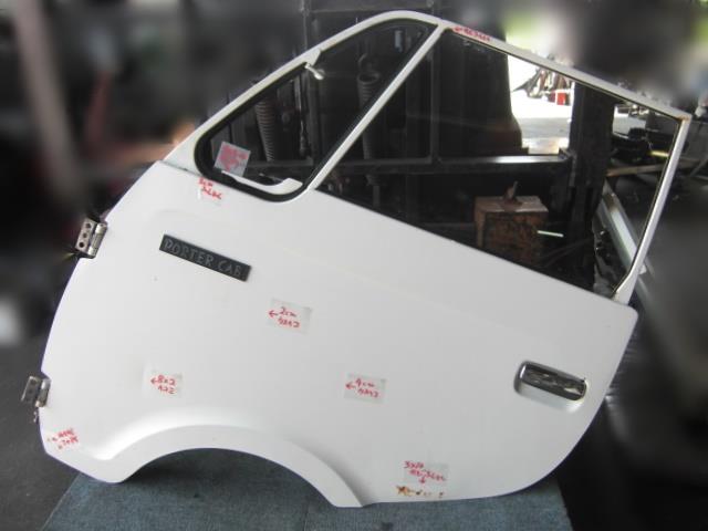 【中古】中古部品 ポーター PC56T 左ﾌﾛﾝﾄﾄﾞｱ 【3310050100-001283075113200】