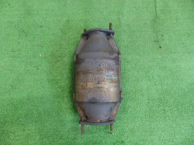 【中古】中古部品 セフィーロ A33 触媒 【3260250000-000023182222400】