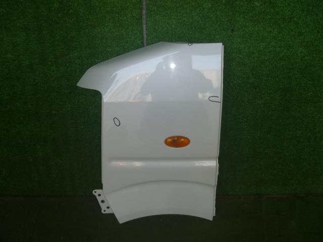 【中古】中古部品 エブリィ DA64W 左ﾌﾛﾝﾄｺｰﾅｰﾊﾟﾈﾙ 【3330370100-000233025011400】
