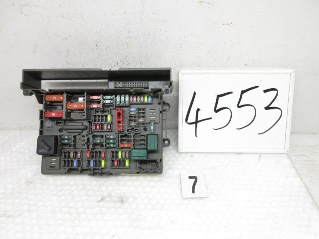 【中古】中古部品 BMW X1 VL18 ﾋｭｰｽﾞﾎﾞｯｸｽ 【3500170000-231108501267800】