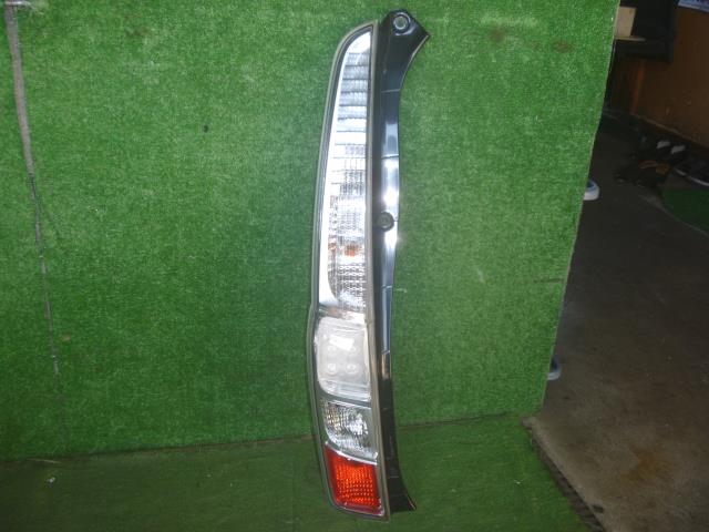 【中古】中古部品 ムーヴ LA110S 左ﾃｰﾙﾗﾝﾌﾟ 【3330370100-000233025215600】