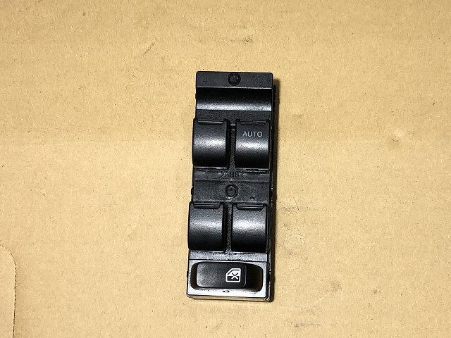 【中古】中古部品 ワゴンＲ MH21S ﾊﾟﾜｰｳｲﾝﾄﾞｳｽｲｯﾁ 【3310050100-001583713661900】