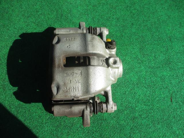 【中古】中古部品 BMW ミニ SX16S 右ﾌﾛﾝﾄｷｬﾘﾊﾟｰ 【3540020100-000005111044330】